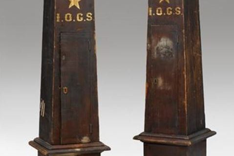 Capture Picture of obelisks, Photo courtesy of Freeman's Auction,