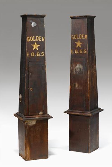 Capture Picture of obelisks, Photo courtesy of Freeman's Auction,